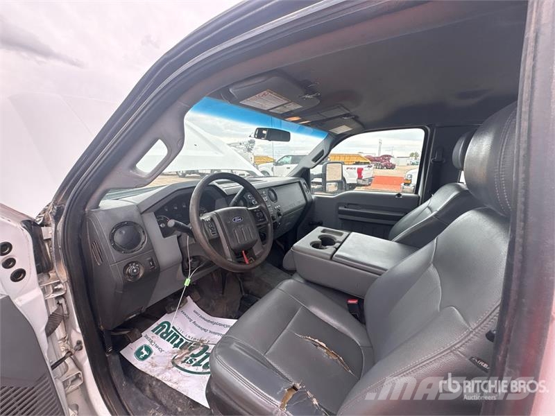 Ford F-250 平ボディー