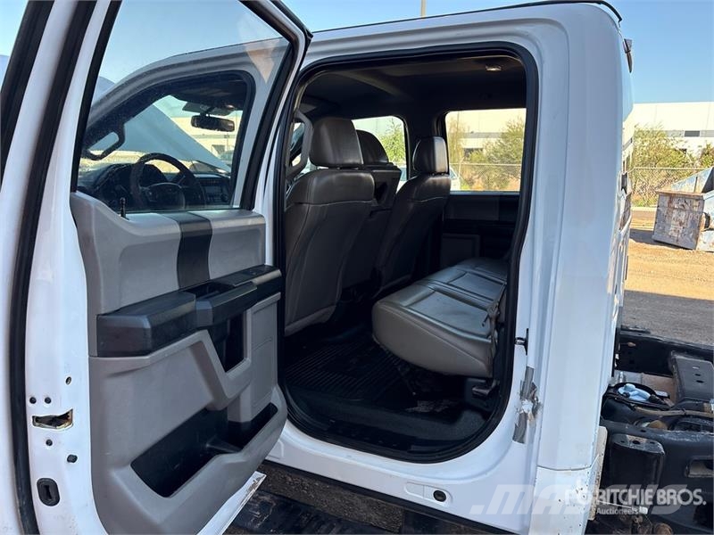 Ford F-250 Kabine i unutrašnjost