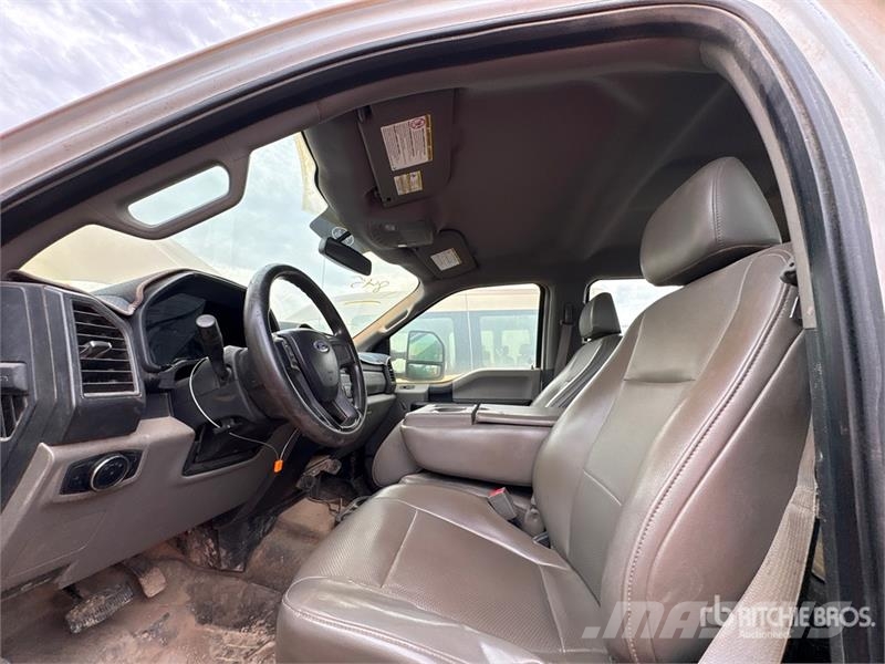 Ford F-250 Camiones de cama baja
