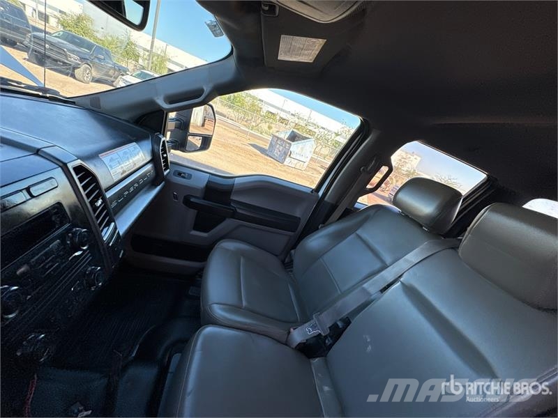 Ford F-250 Kabine i unutrašnjost