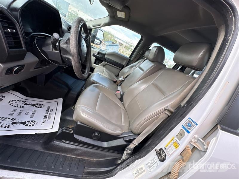 Ford F-250 Platós / Ponyvás teherautók