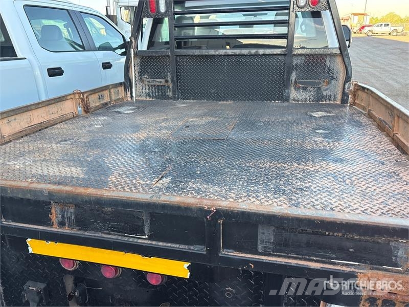 Ford F-250 شاحنات مسطحة/مفصلية الجوانب
