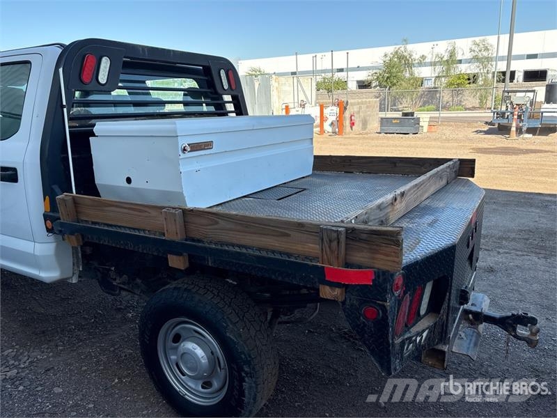 Ford F-250 Platós / Ponyvás teherautók