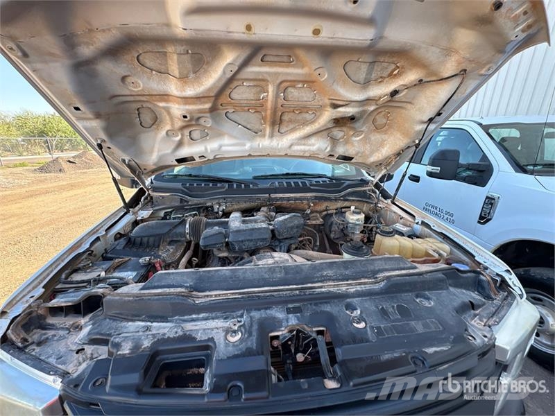 Ford F-250 Tovornjaki s kesonom/platojem