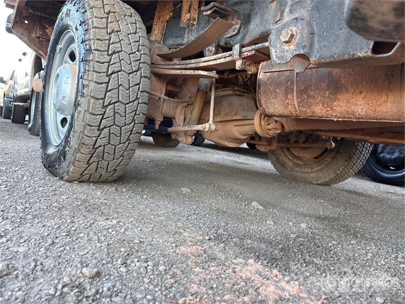 Ford F-250 Platformas/izkraušana no sāniem