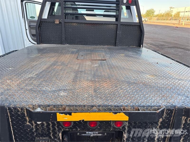 Ford F-250 Platformas/izkraušana no sāniem