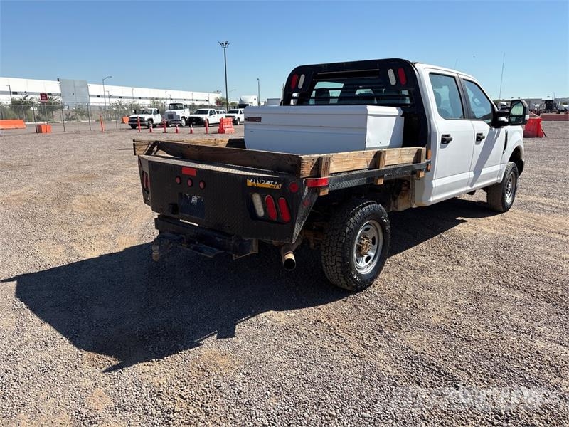 Ford F-250 Platós / Ponyvás teherautók