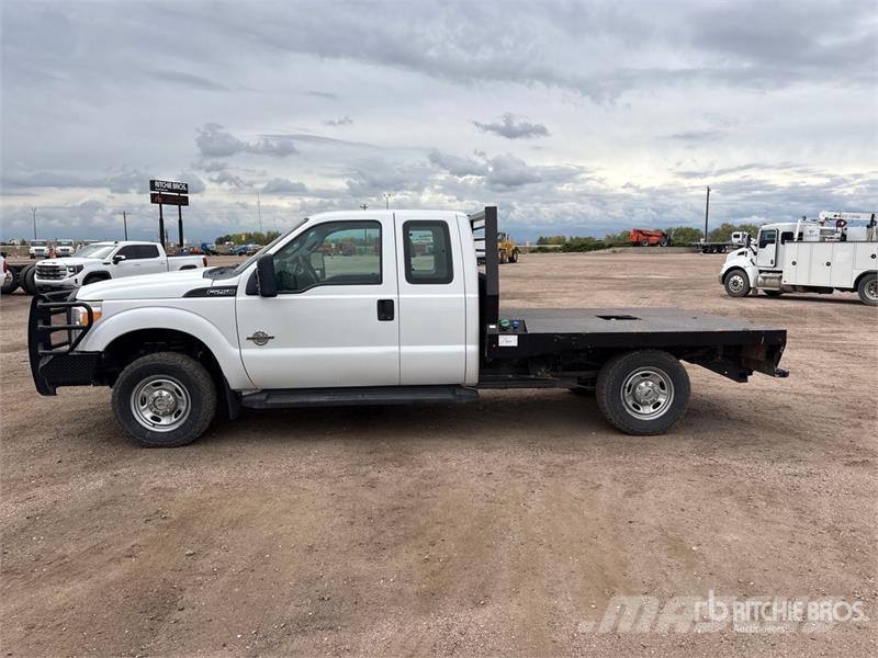 Ford F-250 平ボディー