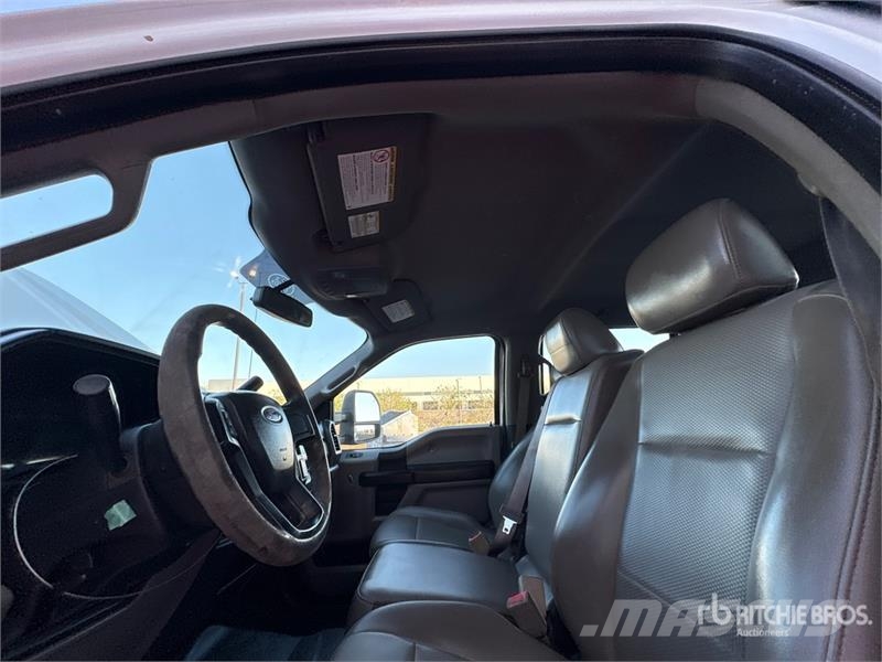 Ford F-250 Platformas/izkraušana no sāniem