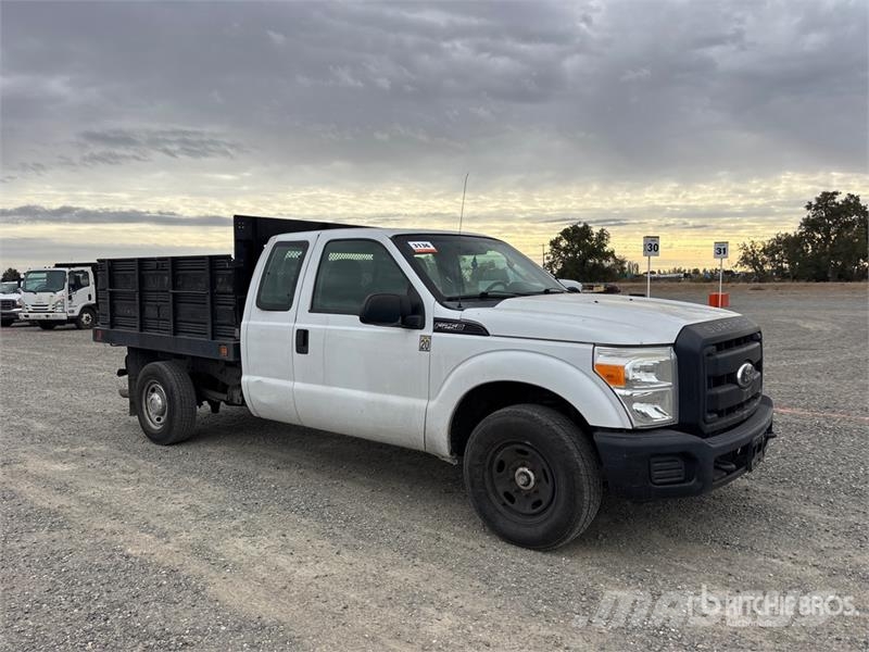 Ford F-250 Flatbed / Dropside trucks