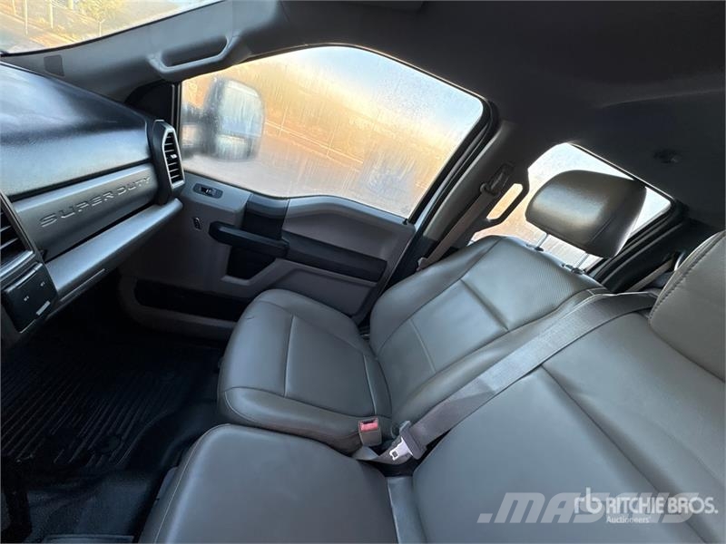 Ford F-250 Platformas/izkraušana no sāniem