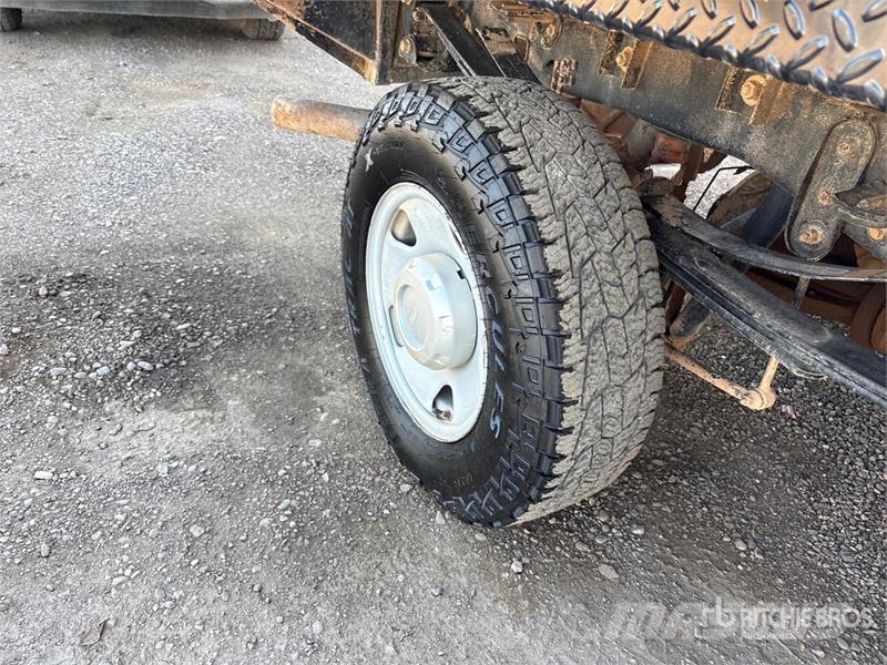 Ford F-250 Platós / Ponyvás teherautók