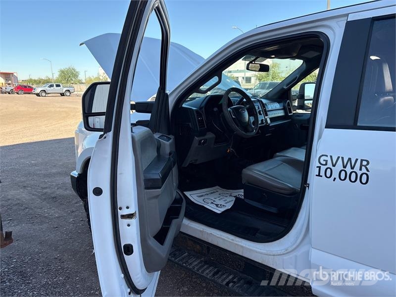 Ford F-250 Kabine i unutrašnjost