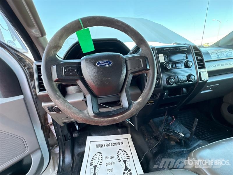 Ford F-250 Kabine i unutrašnjost
