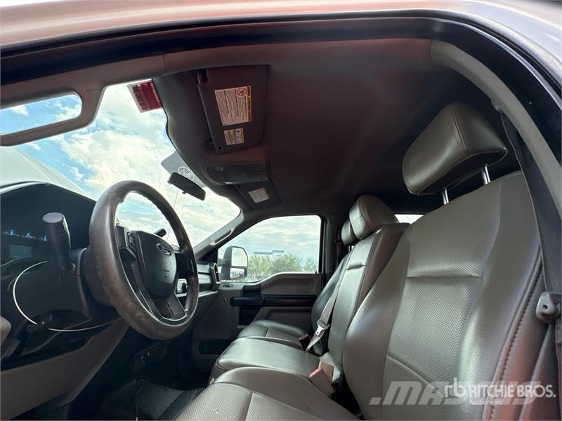 Ford F-250 キャビン及び内装