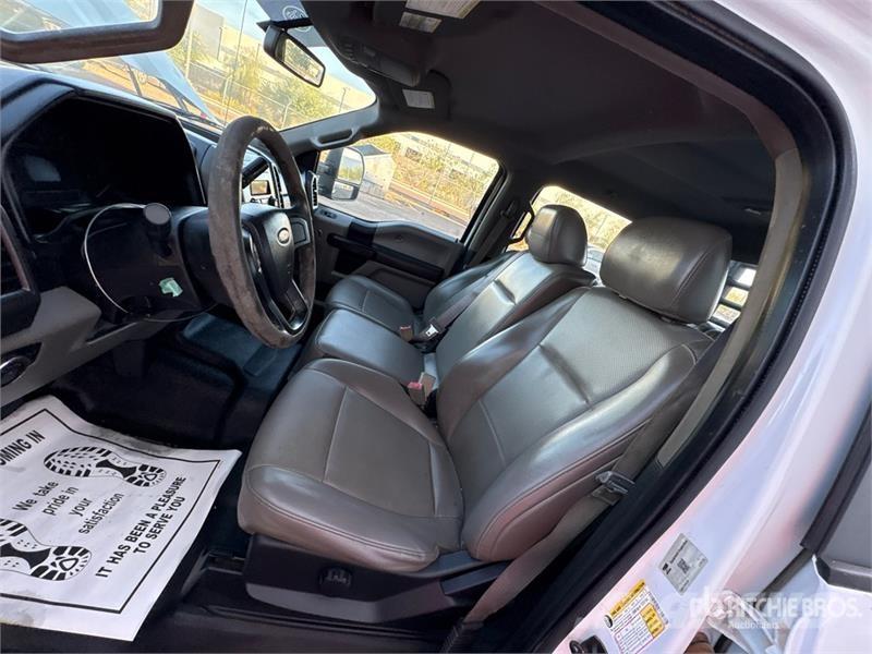 Ford F-250 Platformas/izkraušana no sāniem