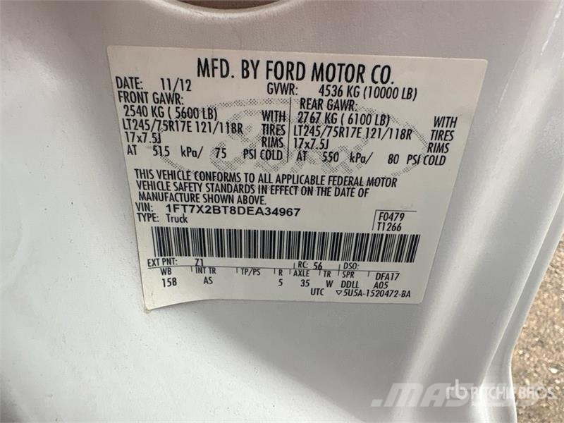 Ford F-250 平ボディー