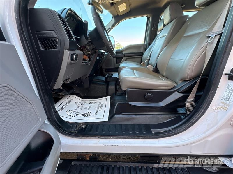 Ford F-250 كابينة والداخلية