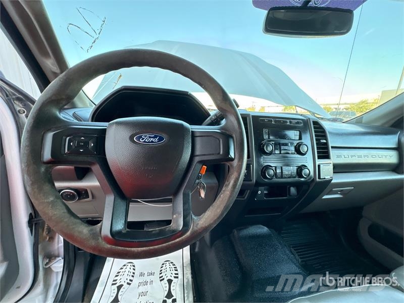 Ford F-250 Platformas/izkraušana no sāniem