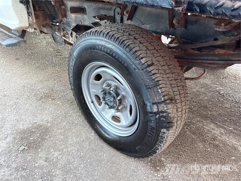 Ford F-250 Platformas/izkraušana no sāniem