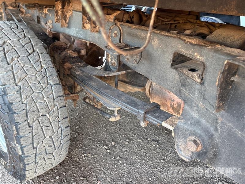Ford F-250 شاحنات مسطحة/مفصلية الجوانب