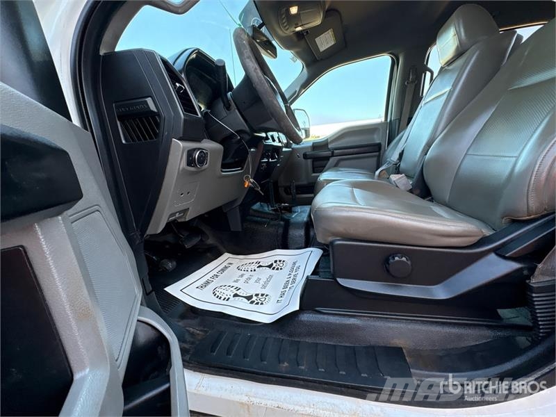 Ford F-250 Kabine i unutrašnjost