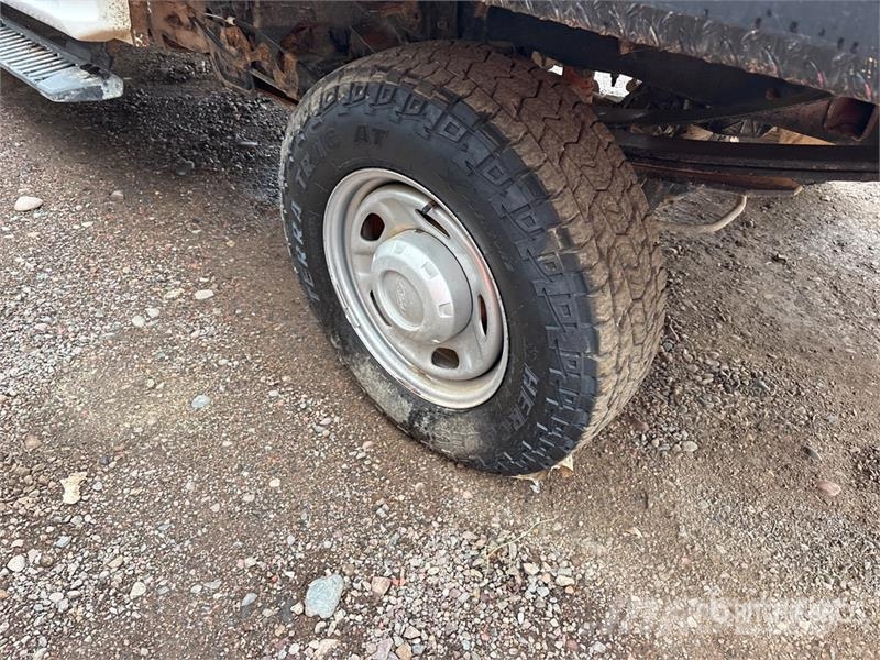 Ford F-250 Kamioni sa otvorenim sandukom