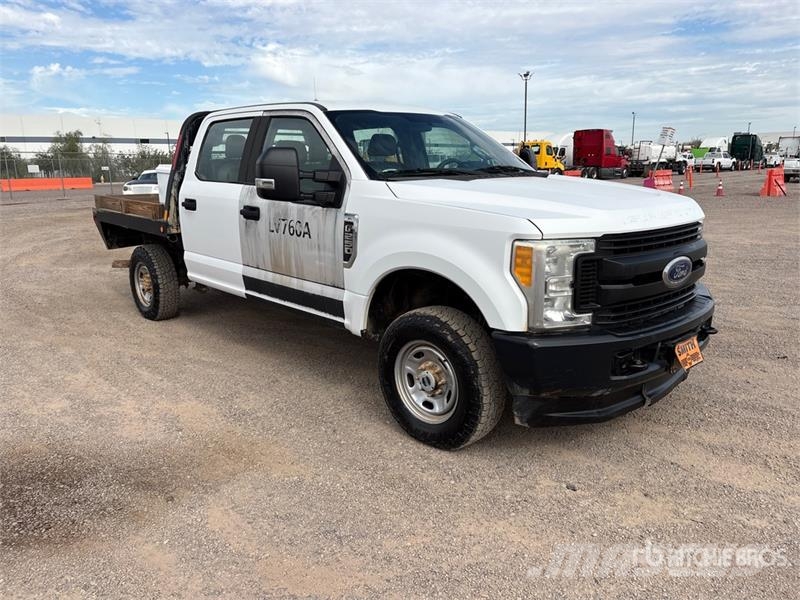 Ford F-250 Platós / Ponyvás teherautók
