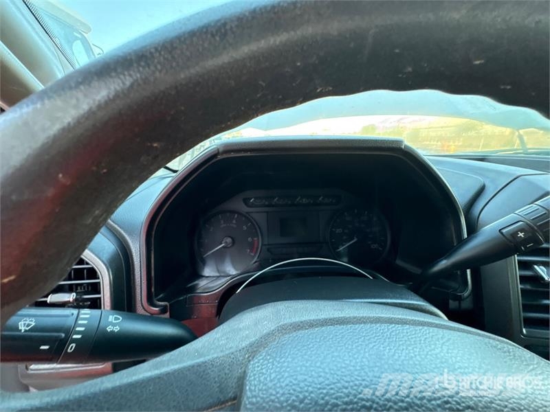 Ford F-250 Platformas/izkraušana no sāniem
