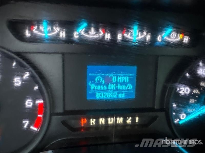 Ford F-250 Platformas/izkraušana no sāniem