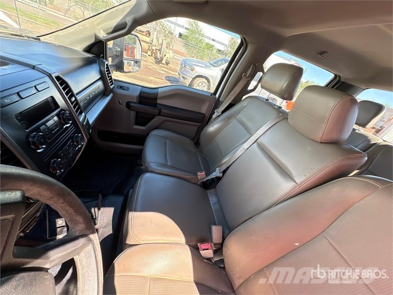 Ford F-250 Cabins and interior