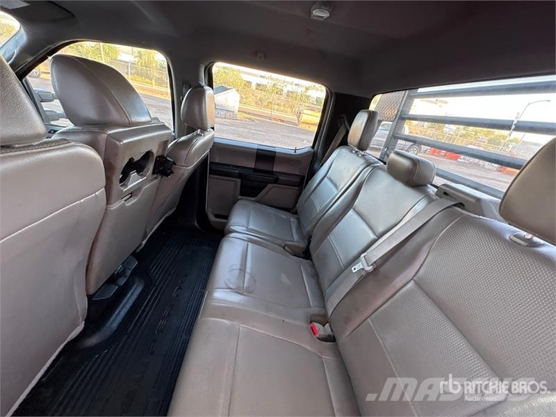 Ford F-250 Platformas/izkraušana no sāniem