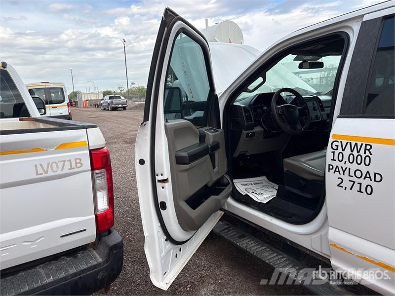 Ford F-250 キャビン及び内装