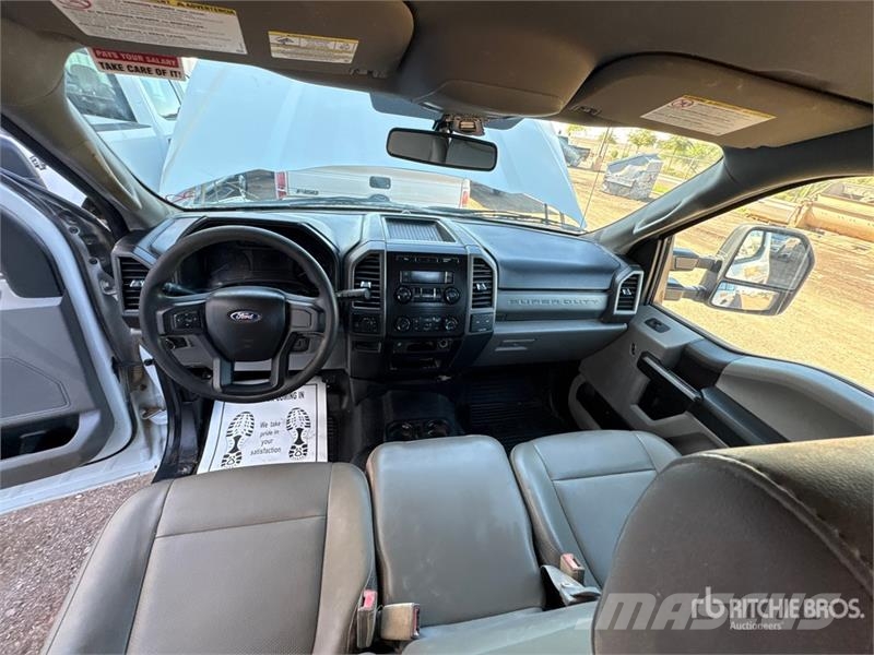 Ford F-250 Cabins and interior