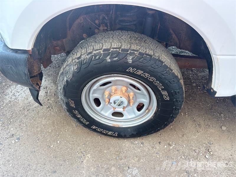 Ford F-250 Ciężarówki typu Platforma / Skrzynia