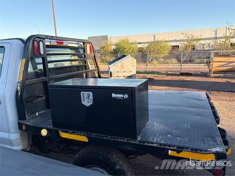 Ford F-250 平ボディー