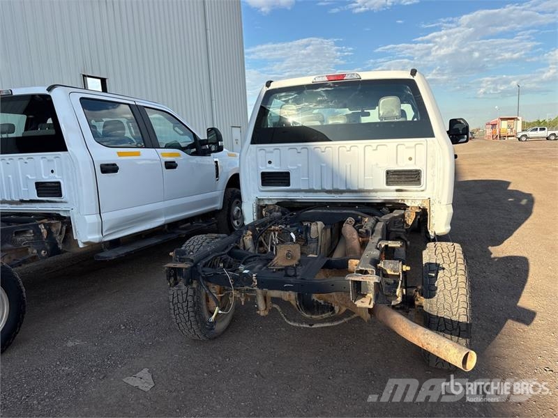 Ford F-250 驾驶室与内部