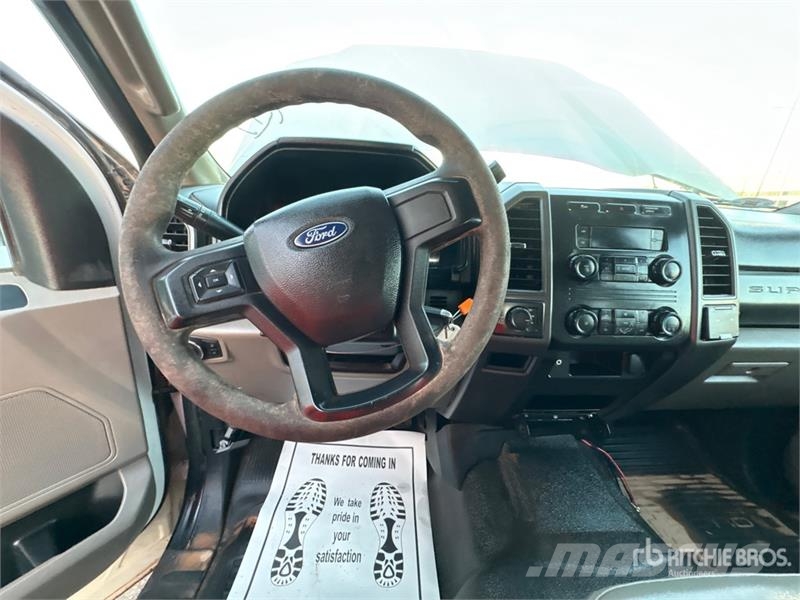 Ford F-250 Camiones de cama baja
