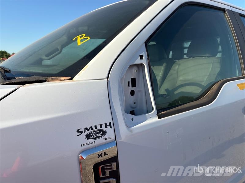Ford F-250 Tovornjaki s kesonom/platojem