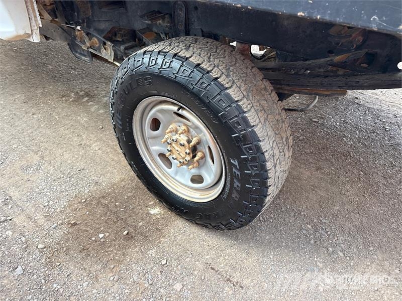Ford F-250 Platós / Ponyvás teherautók