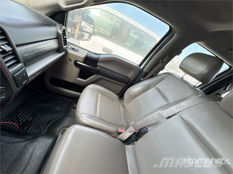 Ford F-250 Camion plateau