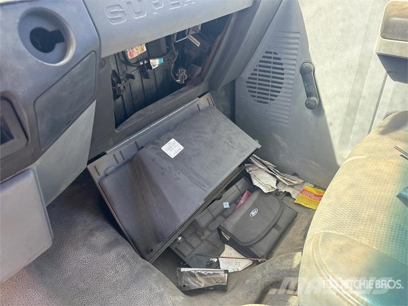 Ford F-250 كابينة والداخلية