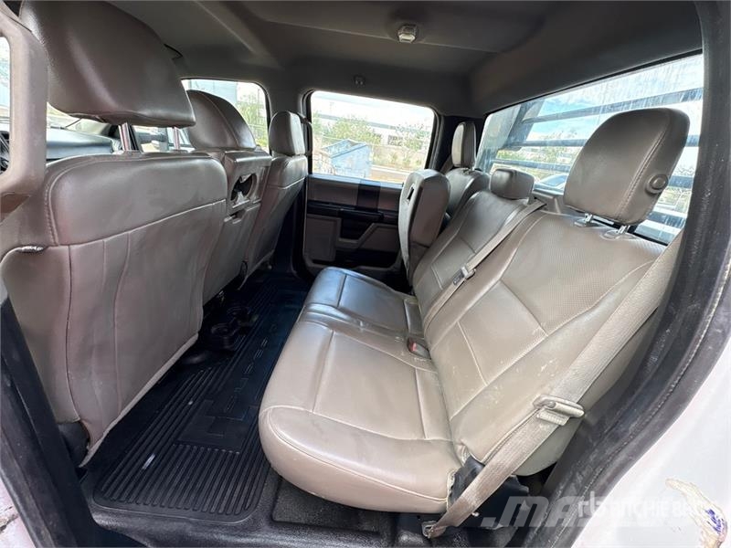 Ford F-250 Platós / Ponyvás teherautók