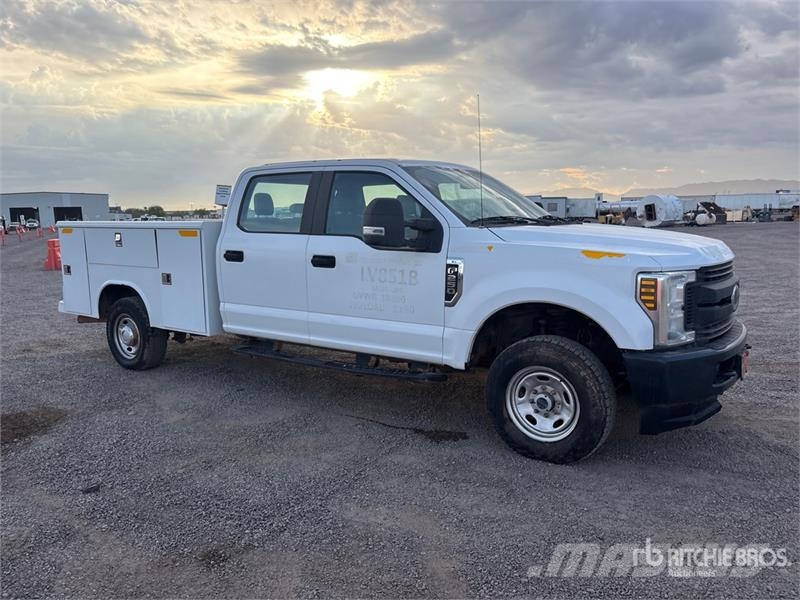 Ford F-250 皮卡.傳統半斗卡車/側卸板