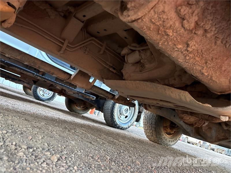 Ford F-250 平ボディー