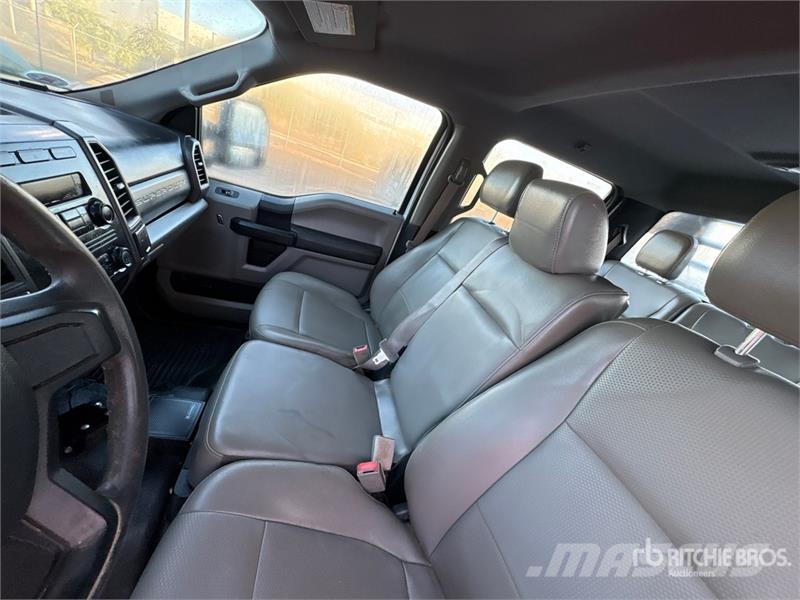 Ford F-250 Platformas/izkraušana no sāniem