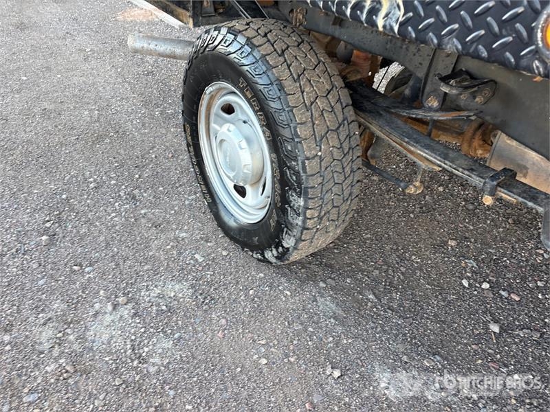 Ford F-250 Platformas/izkraušana no sāniem