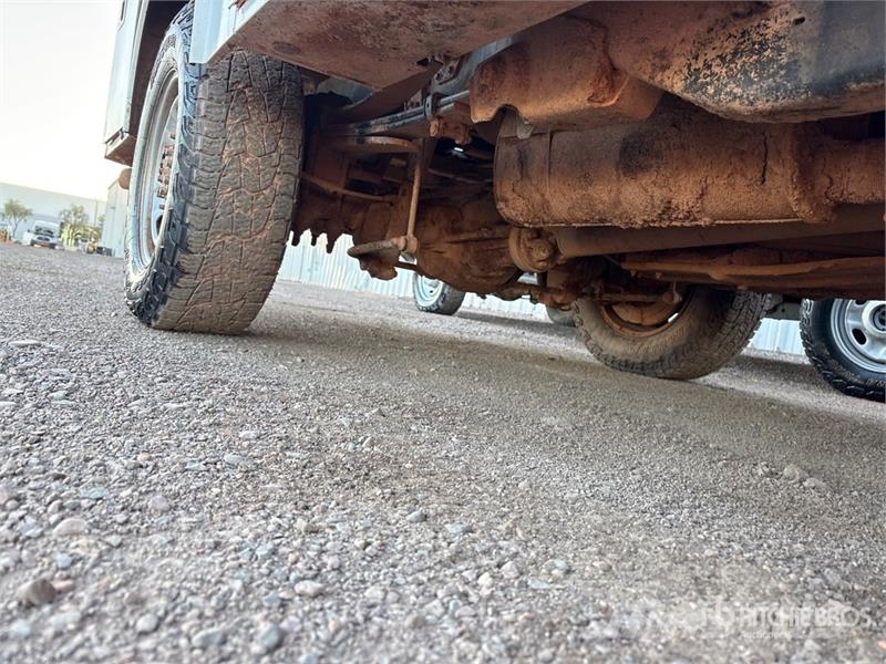Ford F-250 Vieglais kravas automobilis/izkraušana no sāniem