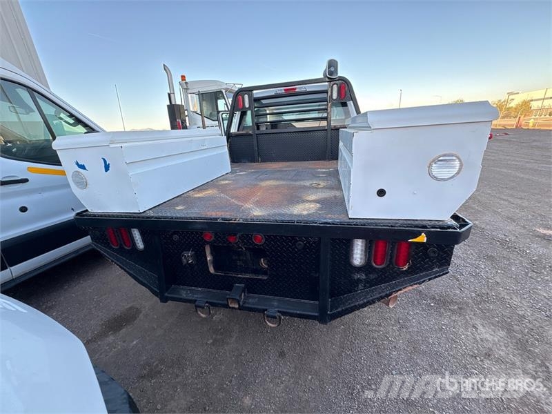 Ford F-250 Platformas/izkraušana no sāniem