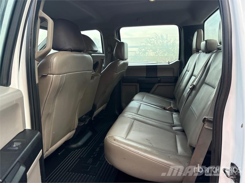 Ford F-250 皮卡.傳統半斗卡車/側卸板